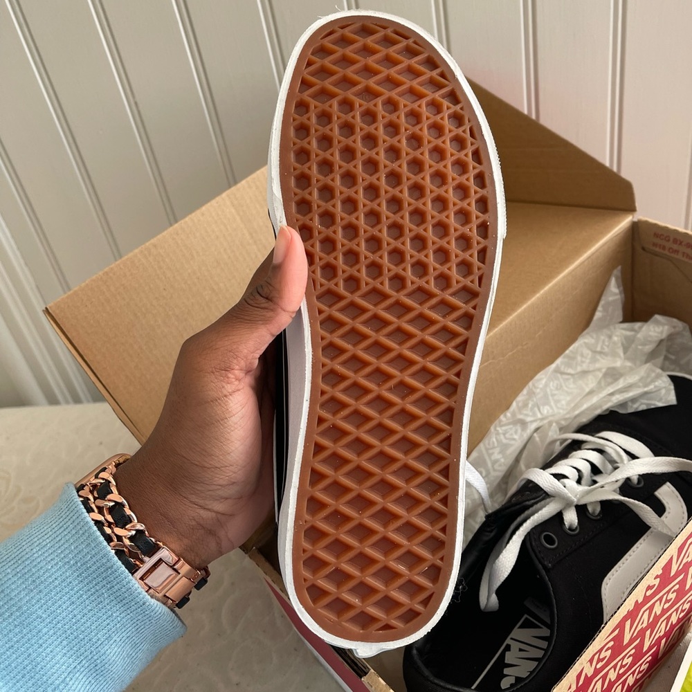 Old School Vans , in size 8.5 Ws - Picture 5 of 6
